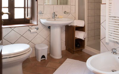 Alojamiento:&nbsp;Suite 208