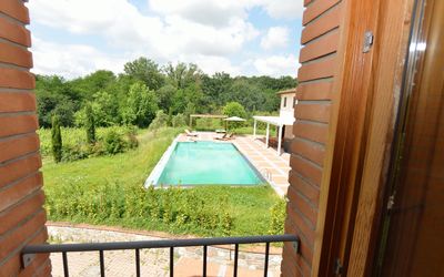 Il Sogno Tra i Vigneti: Propiedad, Bienes Raíces, Casa, Edificio, Habitación, Piscina, Hierba, Árbol, Vacaciones, Casa