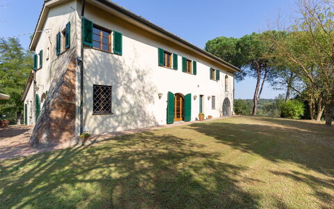 Casa La Rotta: Propiedad, Casa, Casa, Bienes Raíces, Edificio, Barrio Residencial, Arquitectura, Árbol, Cabaña, Fachada
