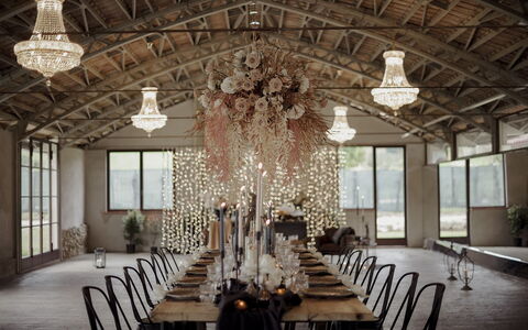 Antico Borgo San Lorenzo - Weddings And Events: Mueble, Mesa, Propiedad, Ventana, Silla, Decoración, Edificio, Ligero, Diseño De Interiores, Arquitectura