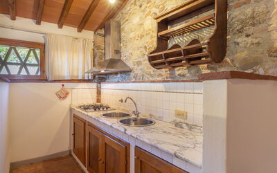 pratale-apartments-chianti-tavernelle-val-di-pesa-farmhouse-bilo-apartment-living-room-kitchen