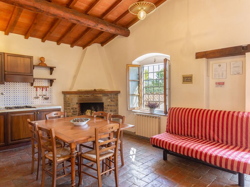 pratale-apartments-chianti-tavernelle-val-di-pesa-farmhouse-quadri-apartment-living-room-kitchen