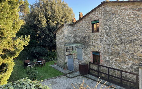 Batticapo di Ilaria: Planta, Cielo, Edificio, Ventana, El Terreno Del Lote, Árbol, Cabaña, Hierba, Casa, Paisaje