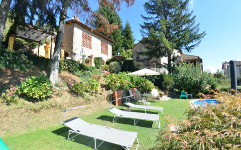 Il Nido: Propiedad, Bienes Raíces, Casa, Barrio Residencial, Yarda, Jardín, Edificio, Casa, Patio Interior, Árbol