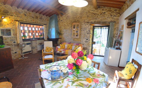 Il Nido: Propiedad, Habitación, Edificio, Casa, Diseño De Interiores, Mueble, Casa, Bienes Raíces, Sala, Mesa