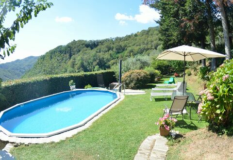 Il Nido: Piscina, Propiedad, Bienes Raíces, Casa, Ocio, Patio Interior, Recurso, Hierba, Edificio, Villa