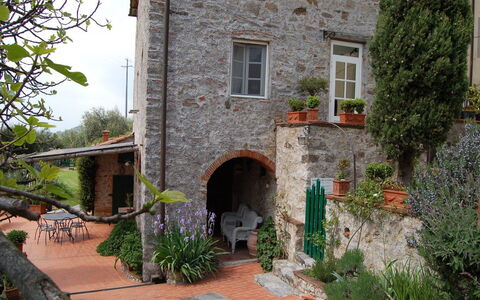 Borgo Bucatra Buonvento: Propiedad, Edificio, Casa, Bienes Raíces, Patio, Yarda, Arquitectura, Casa, Inmuebles, Jardín