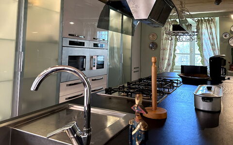 Borgo Bucatra Buonvento: Lavabo, Grifo, Mostrador, Arreglo De Tubería, Gabinetes, Diseño De Interiores, Cocina, Suelo, Piso, Casa