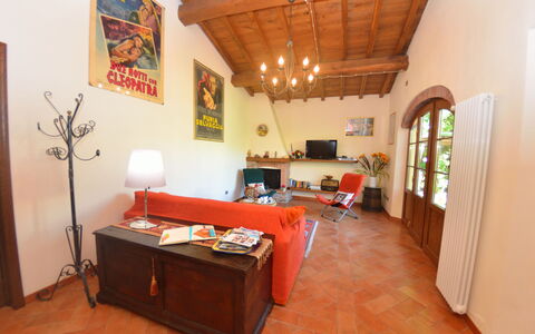 La Capannella: Habitación, Propiedad, Edificio, Mueble, Diseño De Interiores, Techo, Suelo, Bienes Raíces, Casa, Madera Dura