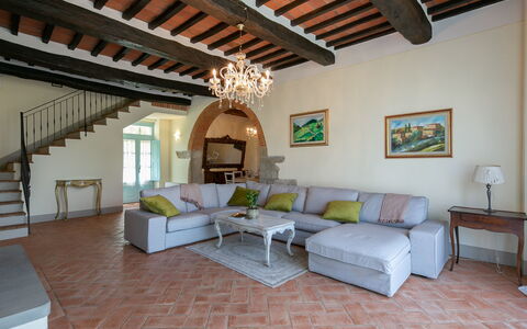 Villa Mezzavia: Propiedad, Habitación, Edificio, Mueble, Diseño De Interiores, Sala, Casa, Bienes Raíces, Suelo, Techo