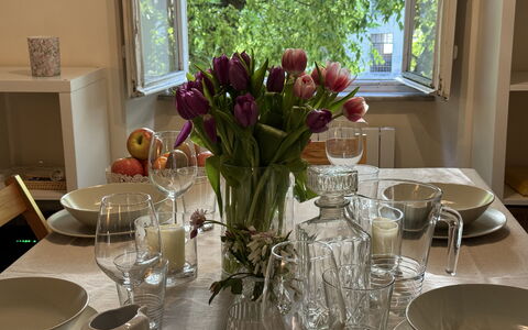 Alle Mura: Mueble, Vajilla, Drinkware, Mesa, Utensilios Para Servir, Stemware, Vajilla, Manteles, Comedor, Diseño De Interiores