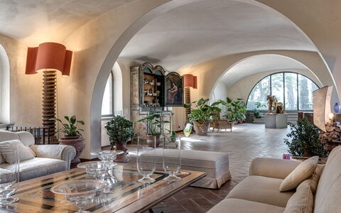 Terrazza e Libreria: Planta, Mueble, Mesa, Propiedad, Sofá, Planta De Casa, Diseño De Interiores, Edificio, Suelo, Sala