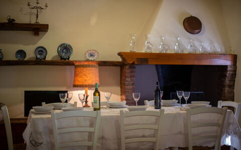 Villa i Cocciai: Habitación, Restaurante, Propiedad, Mueble, Mesa, Diseño De Interiores, Comedor, Edificio, Casa, Silla