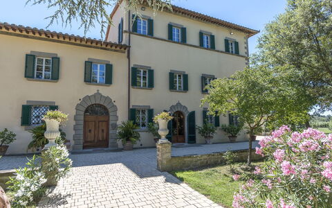 Villa Ivana - Cortona: Propiedad, Edificio, Casa, Bienes Raíces, Casa, Inmuebles, Villa, Mansión, Barrio, Árbol