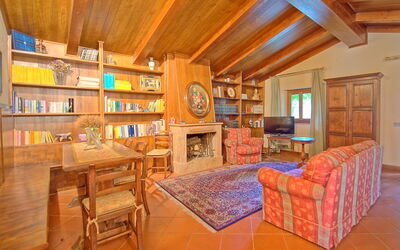 Libreria: Mueble, Mesa, Edificio, Madera, Diseño De Interiores, Marco, Suelo, Árbol, Sala, Piso