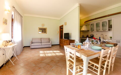 Casale 180: Propiedad, Habitación, Mueble, Edificio, Suelo, Diseño De Interiores, Casa, Bienes Raíces, Mesa, Sala