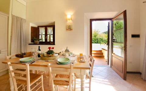 Casale 180: Habitación, Propiedad, Mueble, Edificio, Diseño De Interiores, Casa, Comedor, Mesa, Suelo, Bienes Raíces