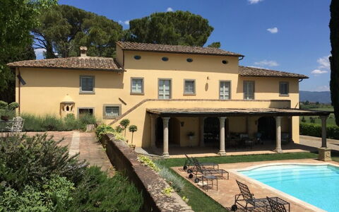 Luna Di Cortona: Propiedad, Casa, Edificio, Bienes Raíces, Casa, Barrio Residencial, Inmuebles, Arquitectura, Villa, Mansión