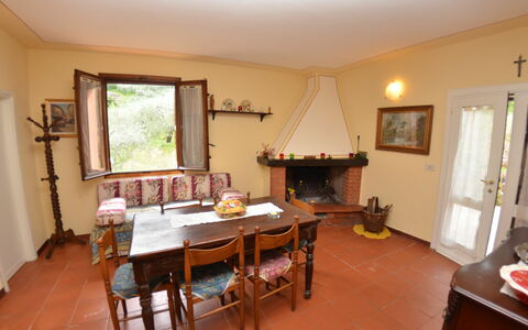 Agli Olivi: Habitación, Propiedad, Mueble, Edificio, Diseño De Interiores, Comedor, Suelo, Casa, Mesa, Sala