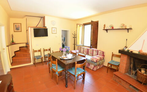 Agli Olivi: Habitación, Propiedad, Edificio, Mueble, Sala, Diseño De Interiores, Casa, Suelo, Bienes Raíces, Mesa