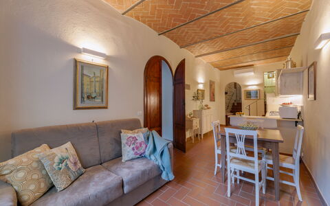 Marlene House: Mueble, Sofá, Propiedad, Marco, Mesa, Diseño De Interiores, Madera, Encendiendo, Suelo, Sala