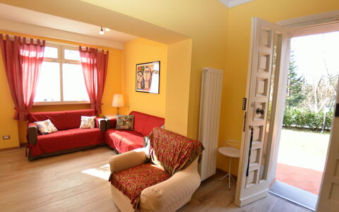 Borgo Di Zacco: Habitación, Mueble, Propiedad, Sala, Diseño De Interiores, Suelo, Casa, Edificio, Bienes Raíces, Pared