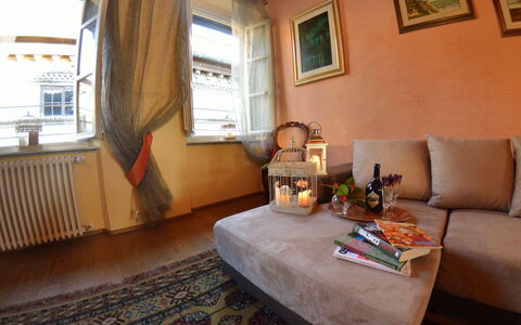 San Michele: Habitación, Propiedad, Mueble, Sala, Edificio, Diseño De Interiores, Mesa, Casa, Suelo, Casa