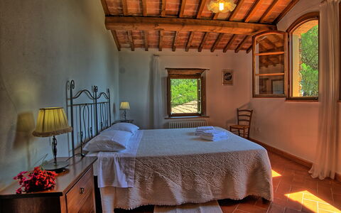 Sole Nel Prato: Habitación, Habitación, Mueble, Cama, Propiedad, Edificio, Sábana, Diseño De Interiores, Marco De La Cama, Casa