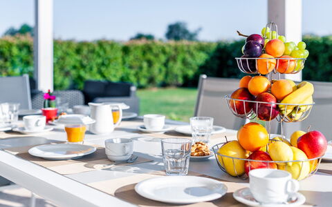 Villa Le Terme: Amarillo, Desayuno Tardío, Comida, Mesa, Desayuno, Comida, Cena De Ensayo, Banquete, Partido, Vajilla