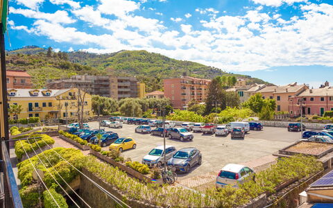 Giulia Apartment 2 - Levanto: By, Asentamientos Humanos, Transporte, Ciudad, Edificio, Cielo, Área Urbana, Bienes Raíces, Montaña, Barrio Residencial