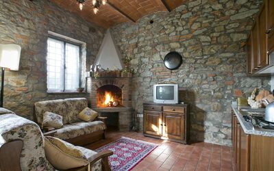 Anna Maria: Madera, Encendiendo, Habitación, Marrón, Diseño De Interiores, Propiedad, Ladrillo, Sala, Pared, Suelo