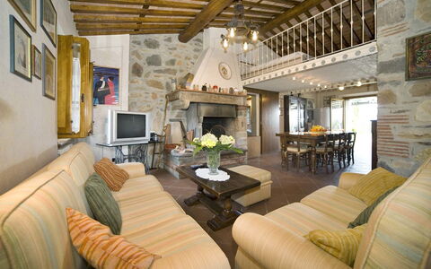 Al Mennucci: Propiedad, Habitación, Sala, Diseño De Interiores, Edificio, Mueble, Bienes Raíces, Casa, Casa, Techo