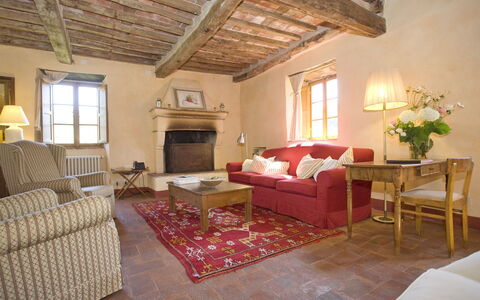 Bottino: Habitación, Mueble, Sala, Propiedad, Diseño De Interiores, Edificio, Suelo, Techo, Casa, Casa