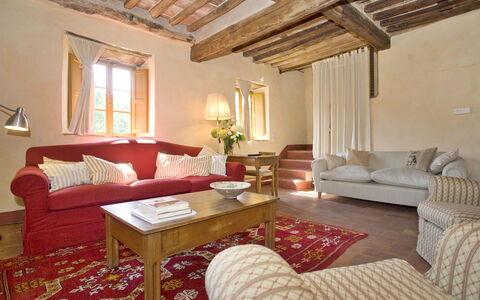 Bottino: Mueble, Habitación, Propiedad, Diseño De Interiores, Habitación, Techo, Cama, Edificio, Sábana, Sala