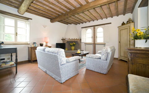 Broccolo: Edificio, Habitación, Propiedad, Mueble, Diseño De Interiores, Suelo, Techo, Casa, Bienes Raíces, Sala