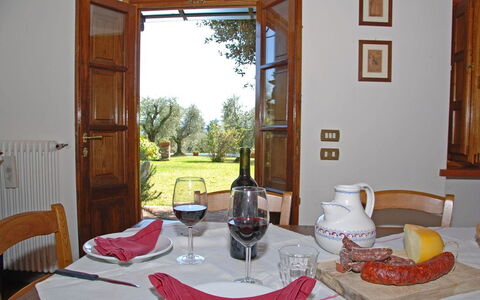 Casa Tonio: Habitación, Propiedad, Sala, Mueble, Casa, Edificio, Mesa, Diseño De Interiores, Bienes Raíces, Desayuno