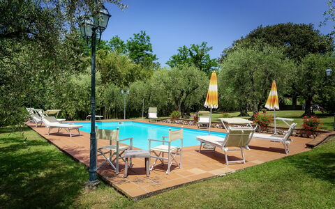 Casa Tonio: Piscina, Propiedad, Patio Interior, Bienes Raíces, Casa, Ocio, Inmuebles, Hierba, Casa, Árbol