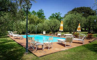 Casa Tonio: Piscina, Propiedad, Patio Interior, Bienes Raíces, Casa, Ocio, Inmuebles, Hierba, Casa, Árbol