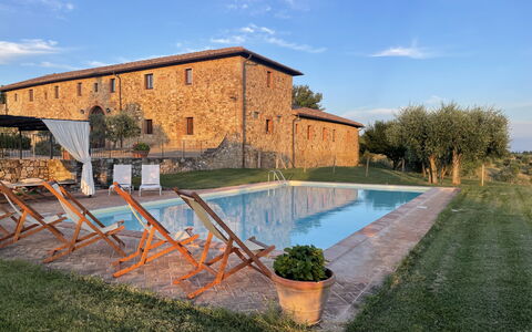 La Corte Di Campalli: Nube, Cielo, Planta, Agua, Propiedad, Edificio, Paisaje Natural, El Terreno Del Lote, Ventana, Piscina