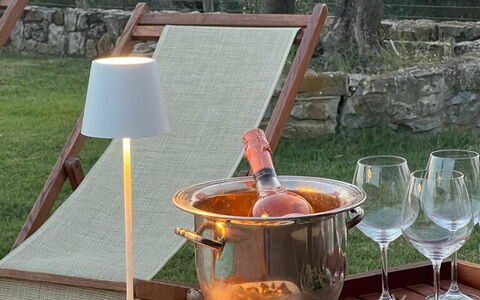 La Corte Di Campalli: Comida, Vajilla, Vajilla, Mesa, Planta, Ingrediente, Cocina, Utensilios Para Servir, Copa De Vino