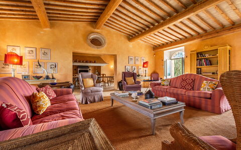 Lavacchio 12: Mueble, Sofá, Mesa, Madera, Marco, Diseño De Interiores, Suelo, Comodidad, Piso, Sala