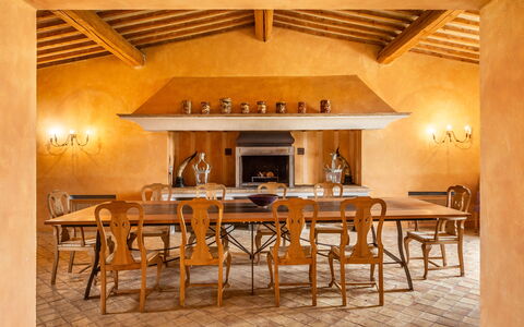 Lavacchio 12: Mueble, Mesa, Silla, Madera, Suelo, Edificio, Piso, Bienes Raíces