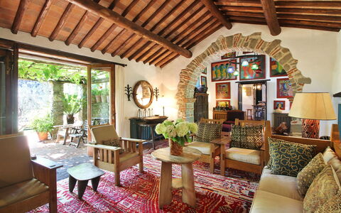 Macennere: Propiedad, Habitación, Edificio, Diseño De Interiores, Sala, Bienes Raíces, Casa, Mueble, Techo, Casa