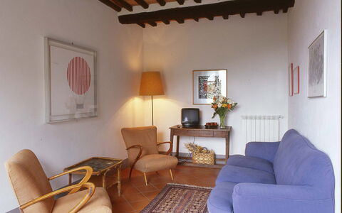 Magrini: Sala, Habitación, Propiedad, Mueble, Diseño De Interiores, Edificio, Casa, Mesa, Bienes Raíces, Techo