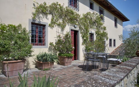 Ricavoli: Propiedad, Edificio, Casa, Bienes Raíces, Fachada, Patio, Villa, Casa De Campo, Cabaña, Arquitectura