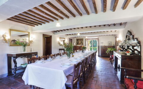 Villa Clara 20: Propiedad, Edificio, Habitación, Bienes Raíces, Techo, Restaurante, Casa, Diseño De Interiores, Comedor, Mueble