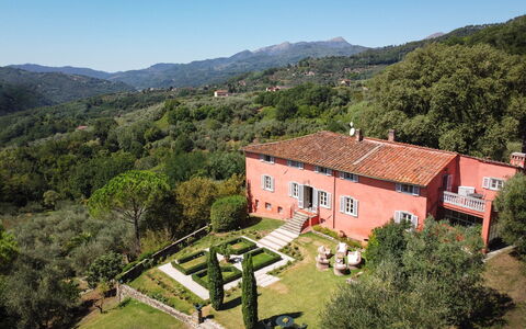 Villa Igea 13: Cielo, Edificio, Planta, Montaña, Naturaleza, Árbol, Ventana, El Terreno Del Lote, Paisaje Natural, Casa