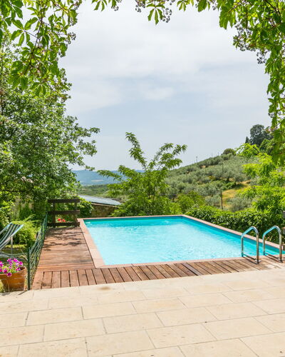 Buca dei Merli: Agua, Planta, Propiedad, Cielo, Piscina, Azur, Nube, Mueble Para Exteriores, Sombra, Cuerpo De Agua