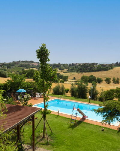 San Piero: Agua, Cielo, Planta, Piscina, Azur, Árbol, Botánica, Silla, Paisaje Natural, Cuerpo De Agua
