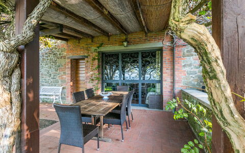 Belvedere: Mesa, Mueble, Propiedad, Ventana, Silla, Planta, Madera, Edificio, Encendiendo, Diseño De Interiores